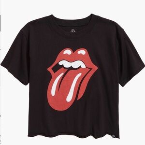 ROLLING STONES Girls size 10/12 Cropped t shirt
Black $ Red